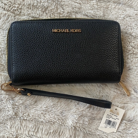 Michael Kors Handbags - Michael Kors Black Pebbled Wallet/Phone Case